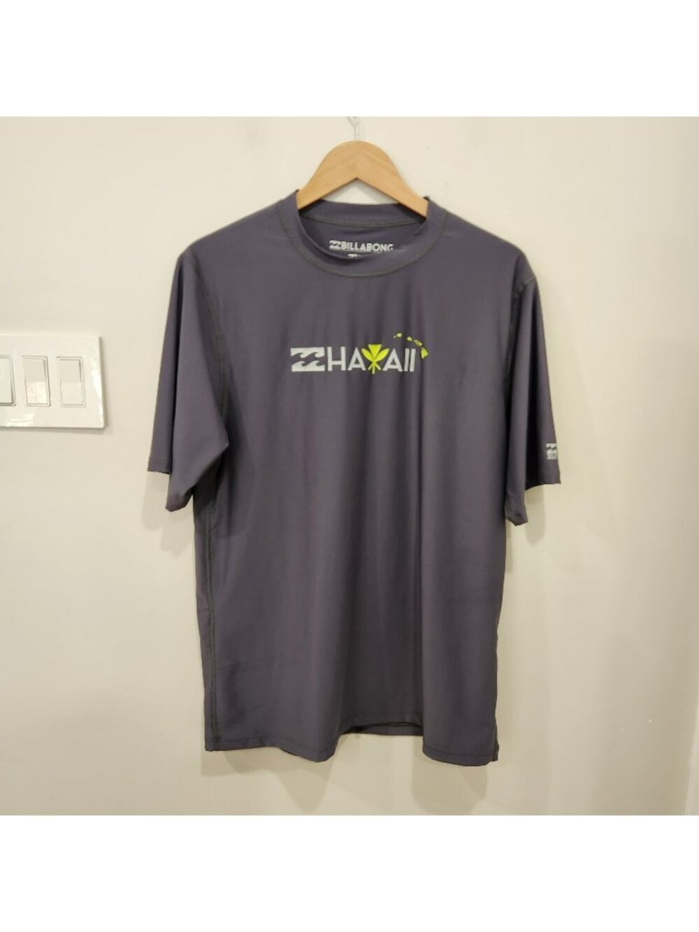 Billabong UPF 50 Sun Shirt Mens XL Gray Short Sleeve UV Protection Surf Hawaii